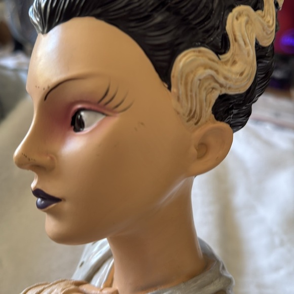 bride of frankenstein statue HTF NWT - Picture 11 of 11